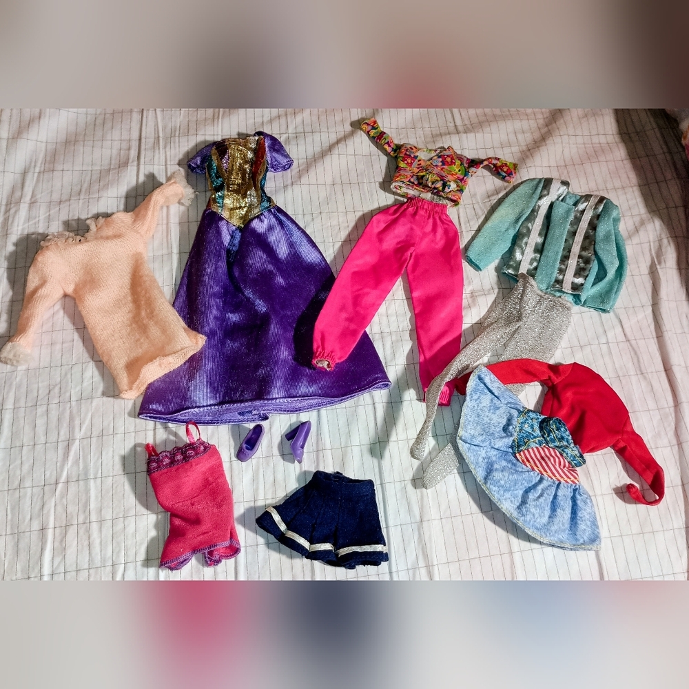 Mix lot of Vintage Barbie Doll Clothes.